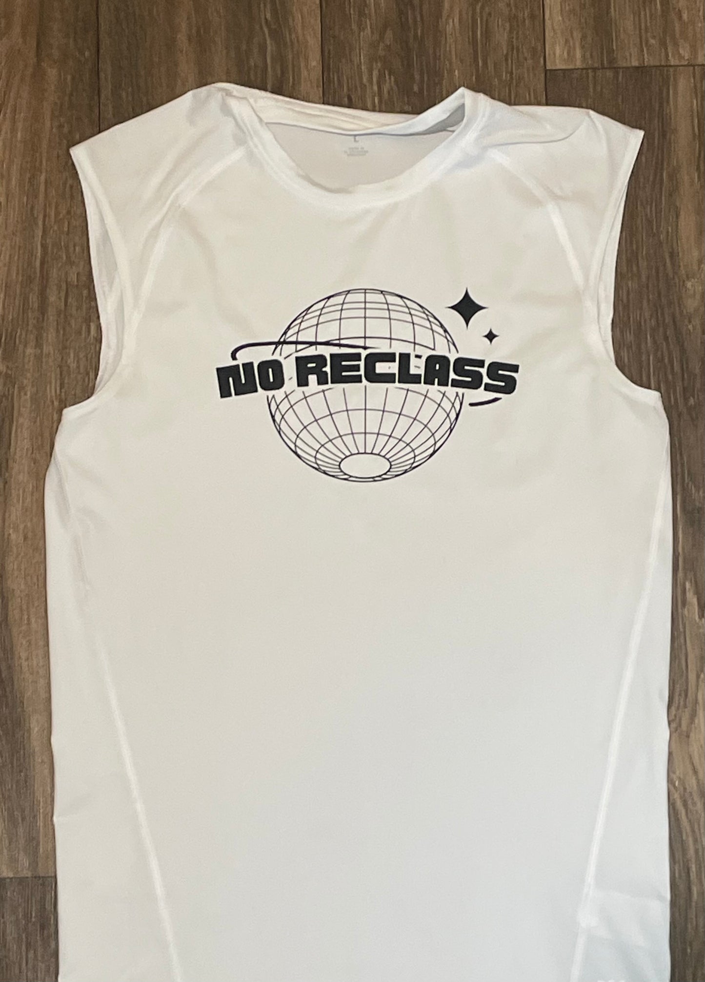 NO RECLASS SLEEVELESS PREFORMANCE T-SHIRT| WHITE
